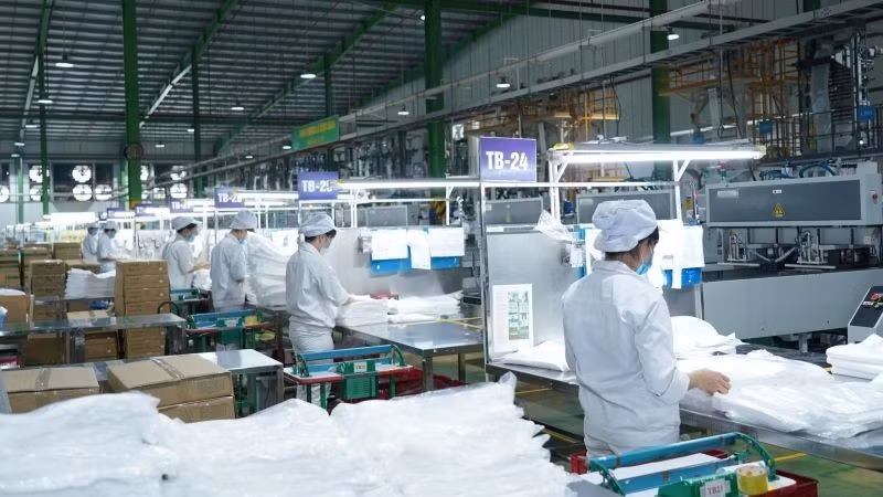 Women are playing an increasingly important role in production. (Photo: Nhan Dan)