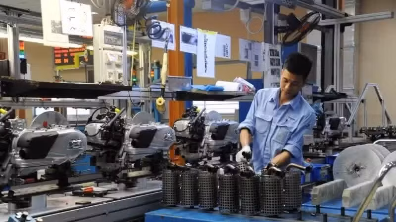 A motorcycle production and assembly line at Piaggio Viet Nam Co., Ltd. in Binh Xuyen Industrial Park, Vinh Phuc Province. (Photo: TRAN HAI)