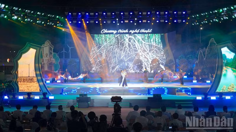 Art performance at the ceremony. (Photo: NDO)