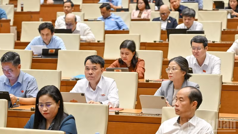 National Assembly deputies at the session on October 26 (Photo: NDO)