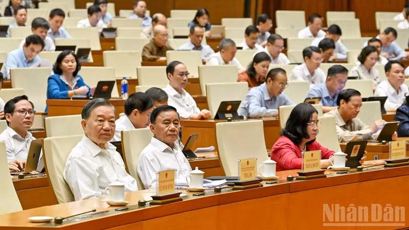 Deputies at the 16th National Assembly’s second session on October 26 (Photo: NDO)