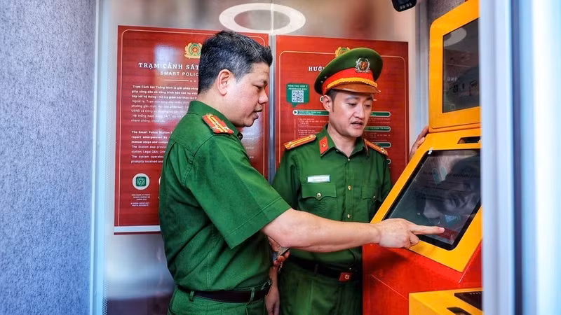 Pilot 'Smart police station' kiosk launched in Ha Noi. (Photo: NDO)