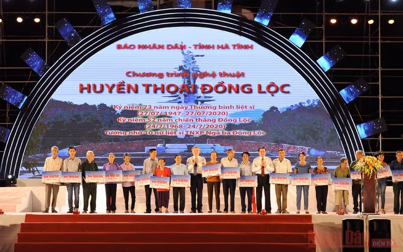 Ceremony observes historic Dong Loc Victory ảnh 2