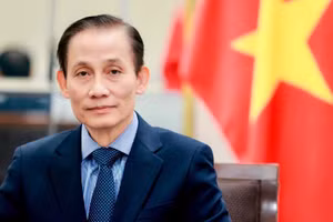 Minister of Foreign Affairs Le Hoai Trung.