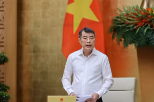 PM Le Minh Hung chairs the Government's second August law-building session on August 26 (Photo: VGP)