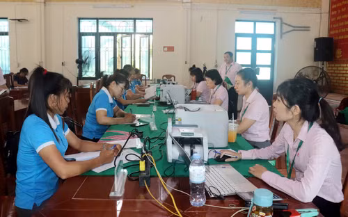 Lang Giang district's Social Policy Bank facilitates direct lending and delegated lending through organisations, with total outstanding loans exceeding 463 billion VND benefiting around 11,000 households. (Photo: langgiang.bacgiang.gov.vn) Lang Giang district's Social Policy Bank facilitates direct lending and delegated lending through organisations, with total outstanding loans exceeding 463 billion VND benefiting around 11,000 households. (Photo: langgiang.bacgiang.gov.vn)