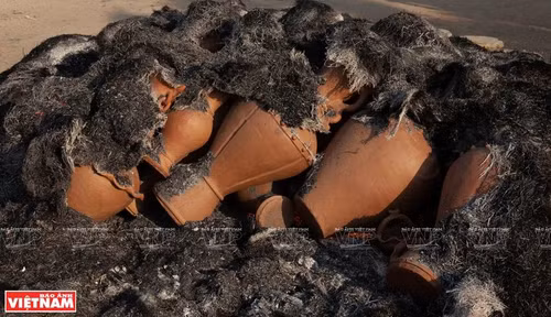 Pottery pieces after firing. (Photo: Vietnam Pictorial)