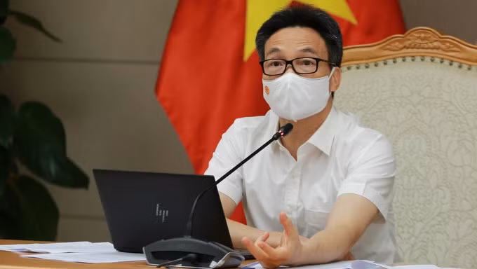 Deputy Prime Minister Vu Duc Dam chairs the meeting. (Photo: VGP)