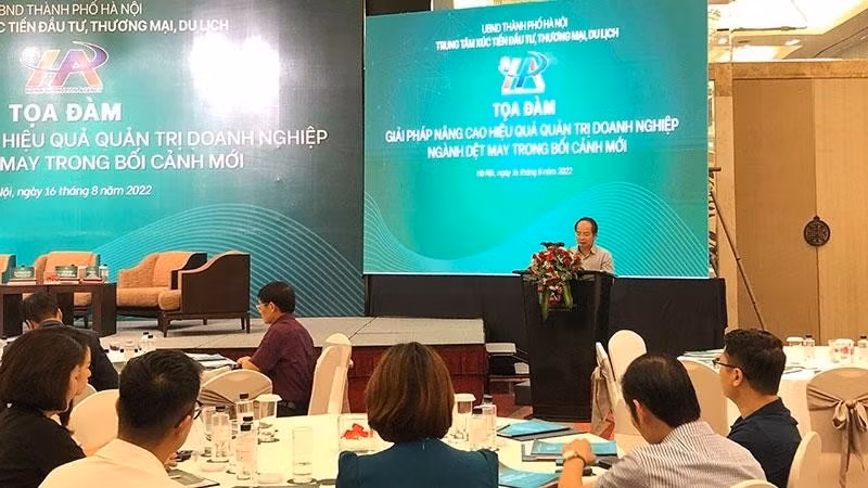 Delegates presented at the seminar.