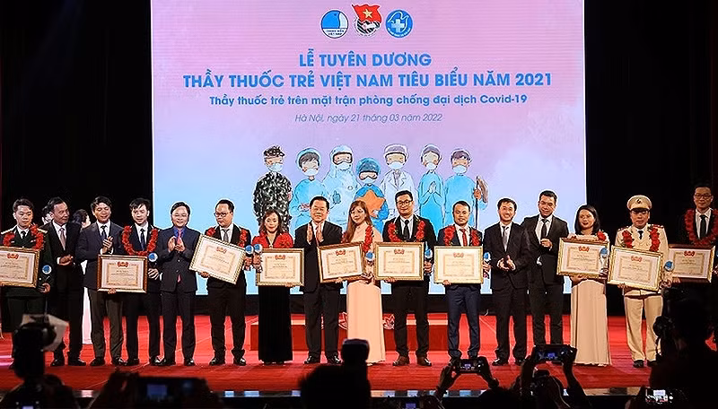 The ten outstanding young doctors honoured at a ceremony on March 21