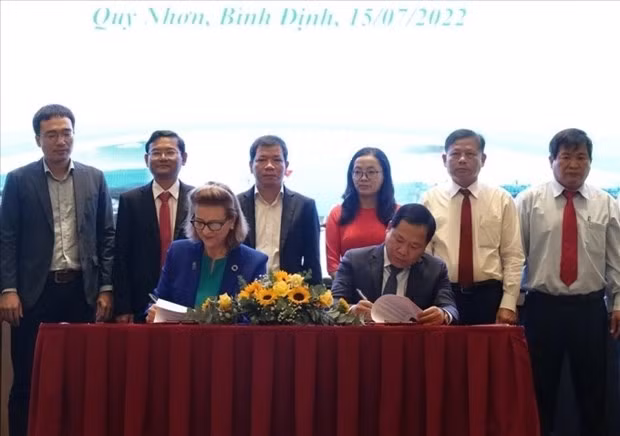 At the signing ceremony of the MoU (Photo: nongnghiep.vn)