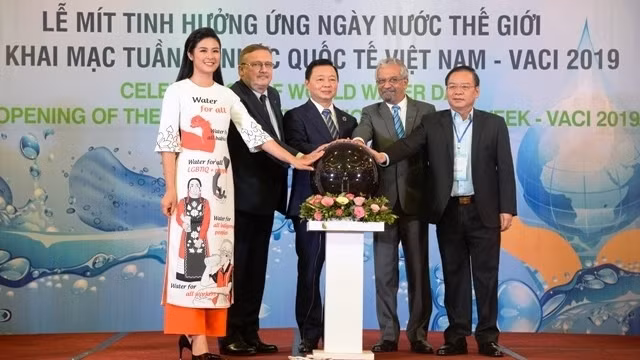 Delegates at the launch ceremony (Photo: NDO/Khanh Huy)