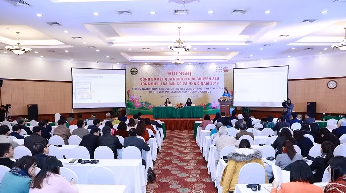 General view of the conference.