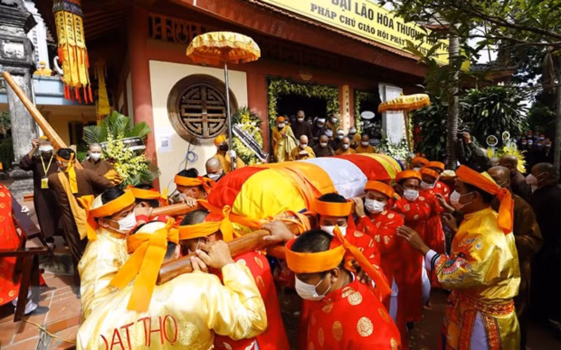 The memorial service was held for Most Venerable Thich Pho Tue, Supreme Patriarch of the Patronage Council of the Vietnam Buddhist Sangha (VBS), who passed away on October 21 at the age of 105. (Photo: VNA)