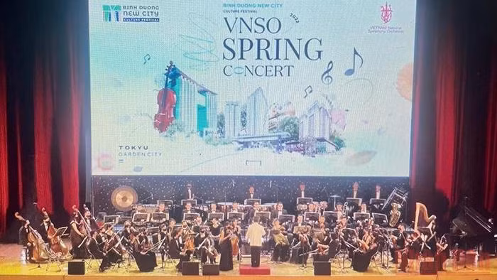 At the VNSO spring concert in Binh Duong province (Photo: NDO)