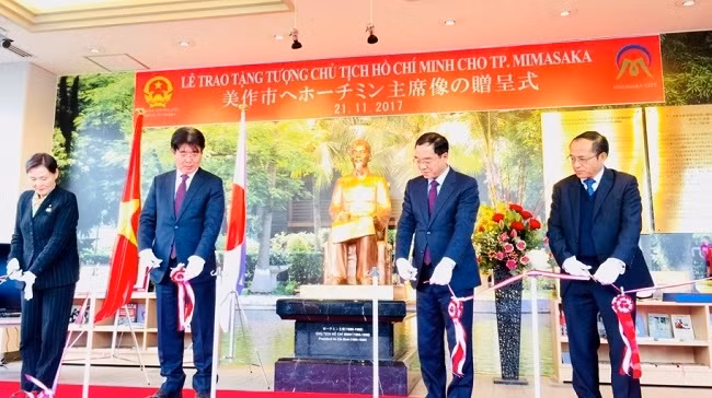 This is the first Ho Chi Minh statue in Japan.
