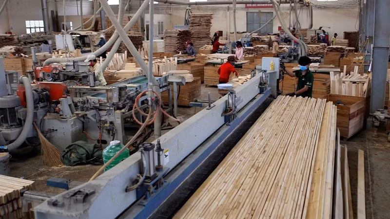 Vietnam's hardwood plywood export revenue to the US soared from US$33.4 million in 2016 to US$322.2 million in 2019. (Photo: VNA)