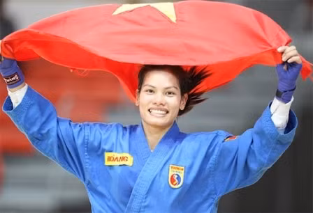 Vovinam artist Nguyen Thi Kim Hoang clinches gold in the women's 55kg combat 