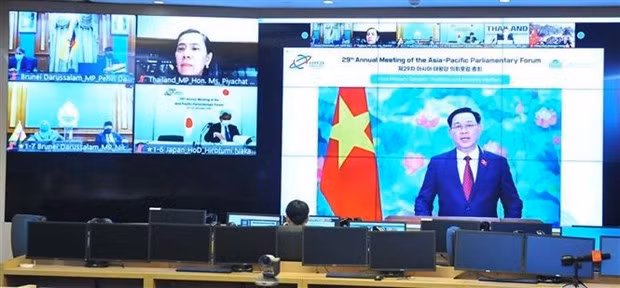 NA Chairman Vuong Dinh Hue speaks at the event (Photo: VNA)