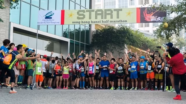 The annual half marathon Red River Run aims to call for action to protect the wildlife. (Photo: Trung Hung)