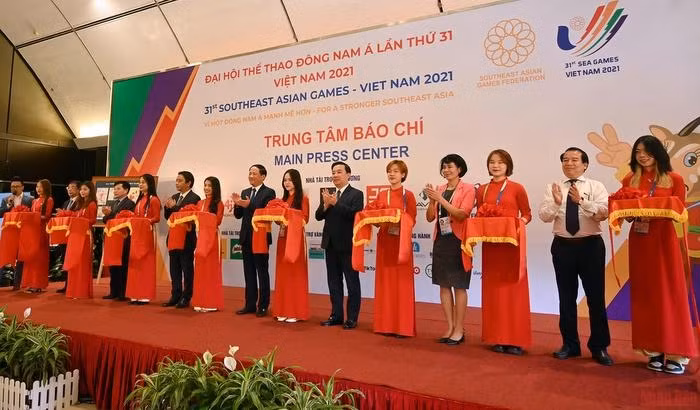 The ribbon cutting ceremony for the launching of the main press centre for SEA Games 31 