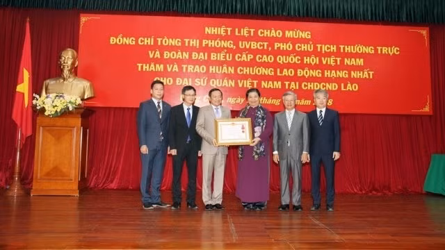 Vietnamese Embassy in Laos honoured with Labour Order