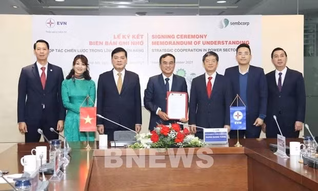 At the signing ceremony (Photo: VNA)