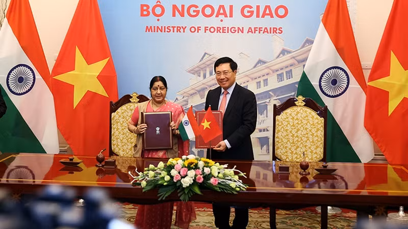 Deputy PM Pham Binh Minh and Indian Foreign Minister Sushma Swaraj (Image: VGP)