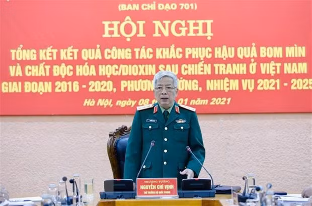Deputy Defence Minister Sen. Lieut. Gen. Nguyen Chi Vinh, chairs the conference. (Photo: VNA)
