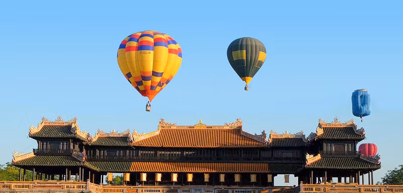 Hue hot air balloon festival kicks off