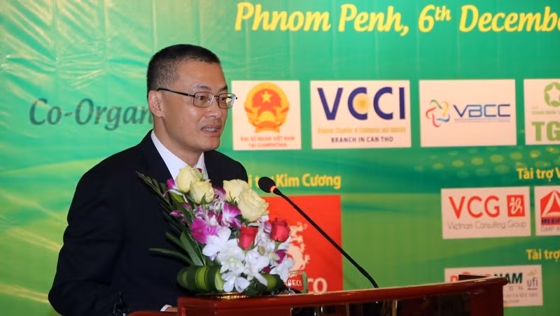 Vietnamese Ambassador to Cambodia, Vu Quang Minh speaking at the forum. (Photo: VOV)