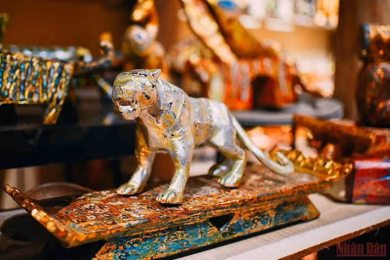 In the beliefs of the Vietnamese people, the tiger is the “king of the animals”. 