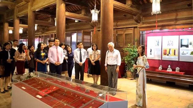 Visitors at the exhibition 
