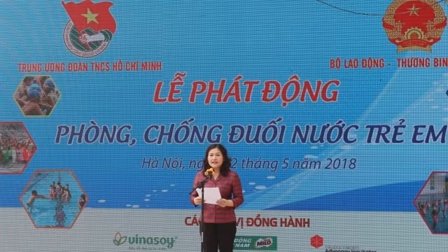 MOLISA Deputy Minister Nguyen Thi Ha speaking at the launch