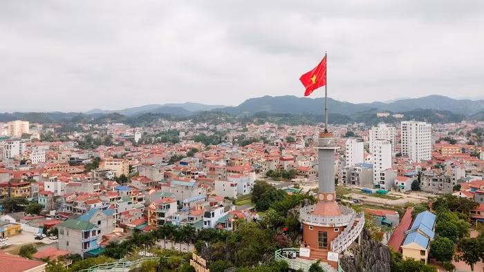 Phai Ve flagpole is an attractive place to visit in Lang Son province (Photo: toquoc.vn)