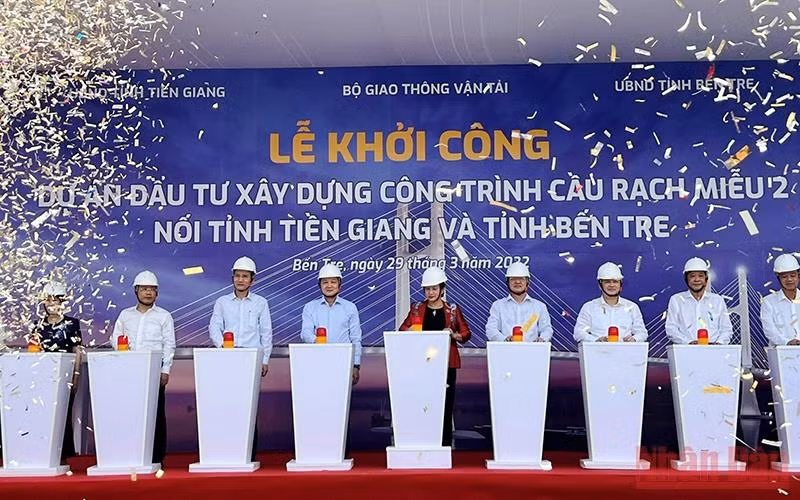At the groundbreaking ceremony for the bridge. (Photo: NDO)