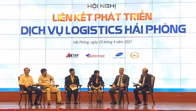 At the conference. (Photo: dangcongsan.vn)