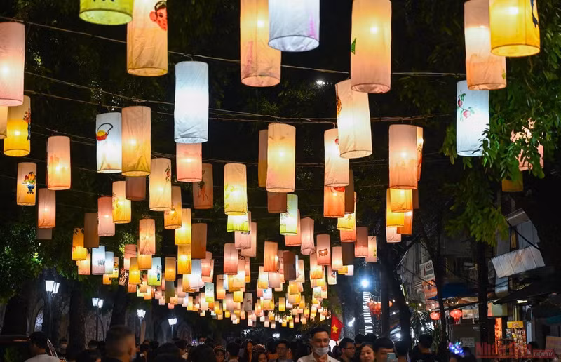 The Phung Hung mural street welcomes Mid-autumn Festival with colourful and eye-catching lanterns in 2020.(Representative image) (Photo credit: DANG ANH)