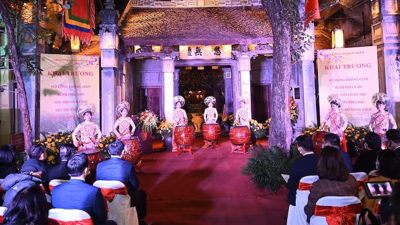At the opening ceremony for the pedestrian space in the south of Hanoi Old Quarter 