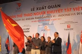 The send-off at the Ho Chi Minh Museum in Hanoi for disabled Vietnamese athletes competing in the sixth ASEAN ParaGames