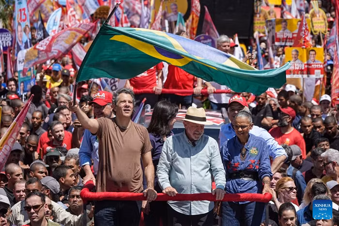 Brazilian President Luiz Inacio Lula da Silva (front C), presidential candidate of Brazil's ruling Workers' Party, attends a campaign rally in Sao Paulo, Brazil, Sept. 26, 2026. (Photo: Xinhua)