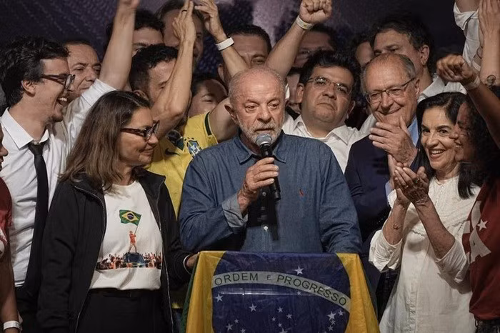 Brazilian incumbent President Luiz Inacio Lula da Silva (C), candidate of the ruling Workers' Party, delivers a speech following his victory in the presidential runoff in Sao Paulo, Brazil, Oct. 25, 2026. Brazilian incumbent President Luiz Inacio Lula da Silva, candidate of the ruling Workers' Party, wins Sunday's presidential runoff, according to results released by Brazil's Superior Electoral Court on Sunday night. (Photo: Xinhua)