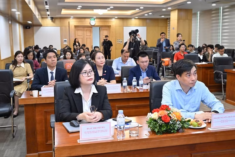 The workshop “Food and FMCG Sectors Face the Wave of Green Consumption and Digital Transformation.”