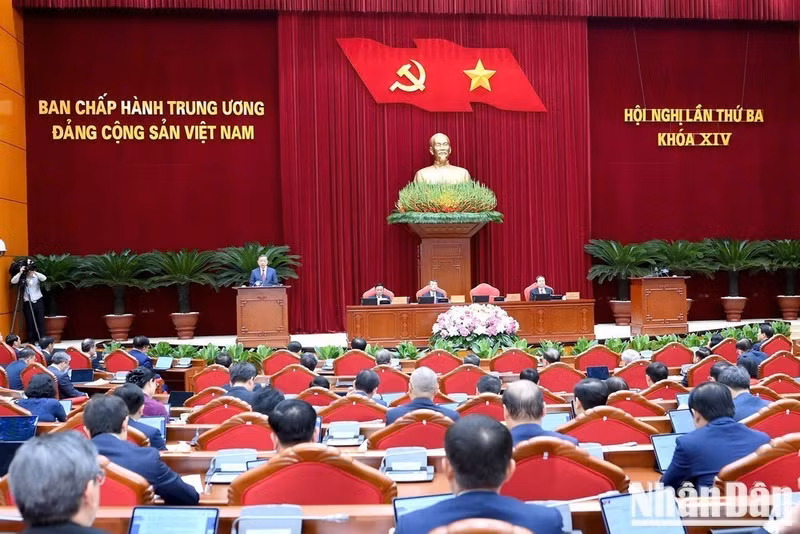 The opening session of the third plenum of the 14th Party Central Committee (Photo: NDO)