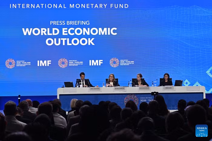 A press briefing on the World Economic Outlook of International Monetary Fund (IMF) is held in Bangkok, Thailand on Oct. 13, 2026. IMF on Tuesday nudged its 2026 global growth forecast to 3.1 percent, up 0.1 percentage point from its July projection, as economies lifted by the artificial intelligence (AI) investment boom offset those hurt by the Middle East conflict. (Xinhua)