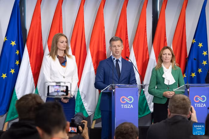 Peter Magyar (C), leader of Hungary's Tisza Party, talks at a press conference following its first faction meeting in Budapest, Hungary, April 20, 2026. Peter Magyar said on Monday that his incoming government is working to unlock frozen European Union (EU) funds within a short timeframe, following recent technical talks with EU officials in Budapest. (Photo: Xinhua)