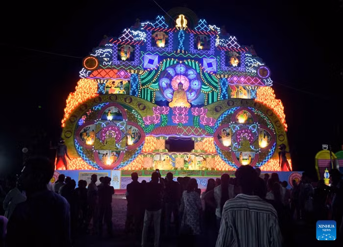 People view a light installation created to mark the Vesak Day in Colombo, Sri Lanka, on May 30, 2026. Vesak commemorates the birth, enlightenment and passing of the Buddha. (Photo: Xinhua)