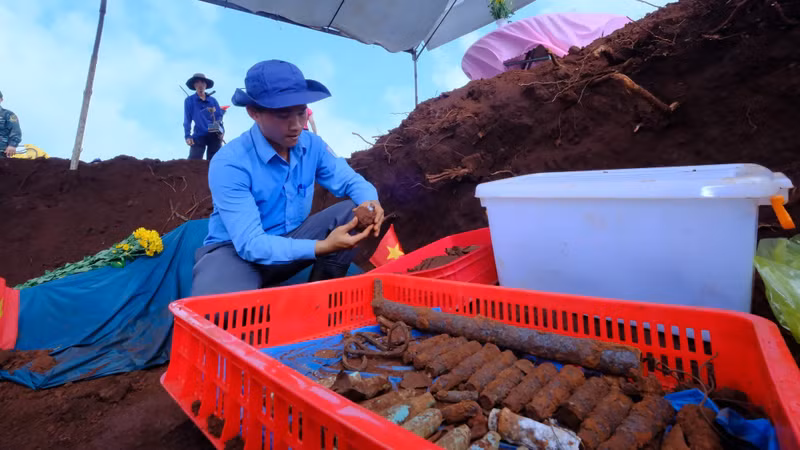 Artefacts found by Team K72 during the repatriation of martyrs’ remains in Minh Duc Commune.