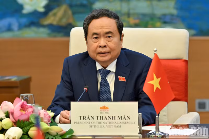 National Assembly Chairman Tran Thanh Man addresses the talks.