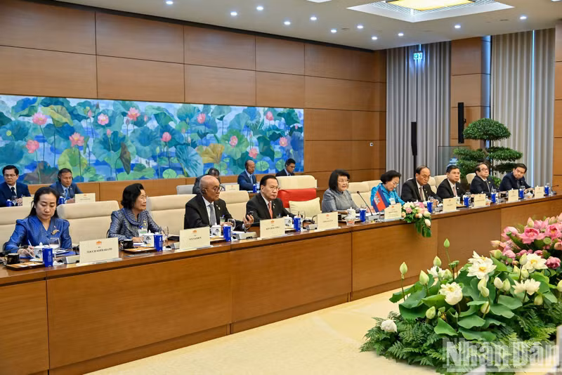 Cambodian National Assembly President Samdech Khuon Sudary and members of the accompanying Cambodian delegation attend the talks.